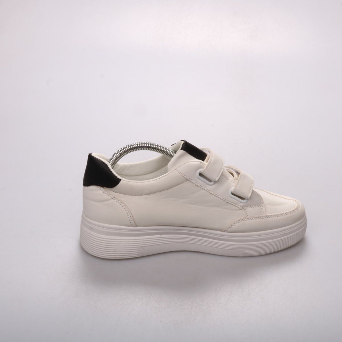 кроссовки Besty