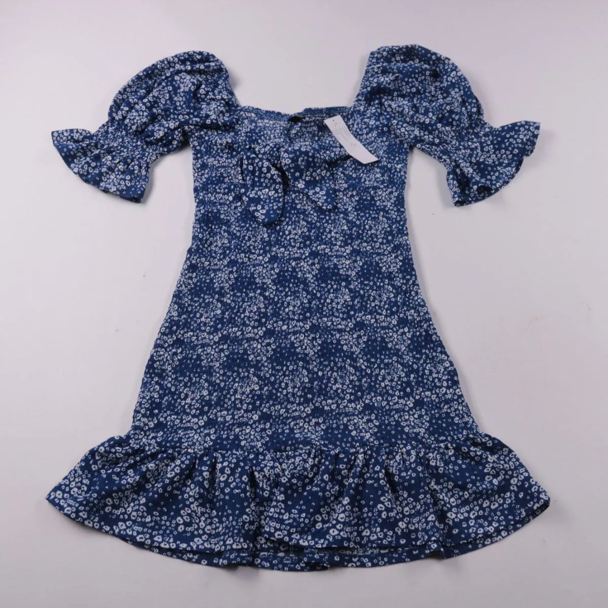 платье Gina Tricot