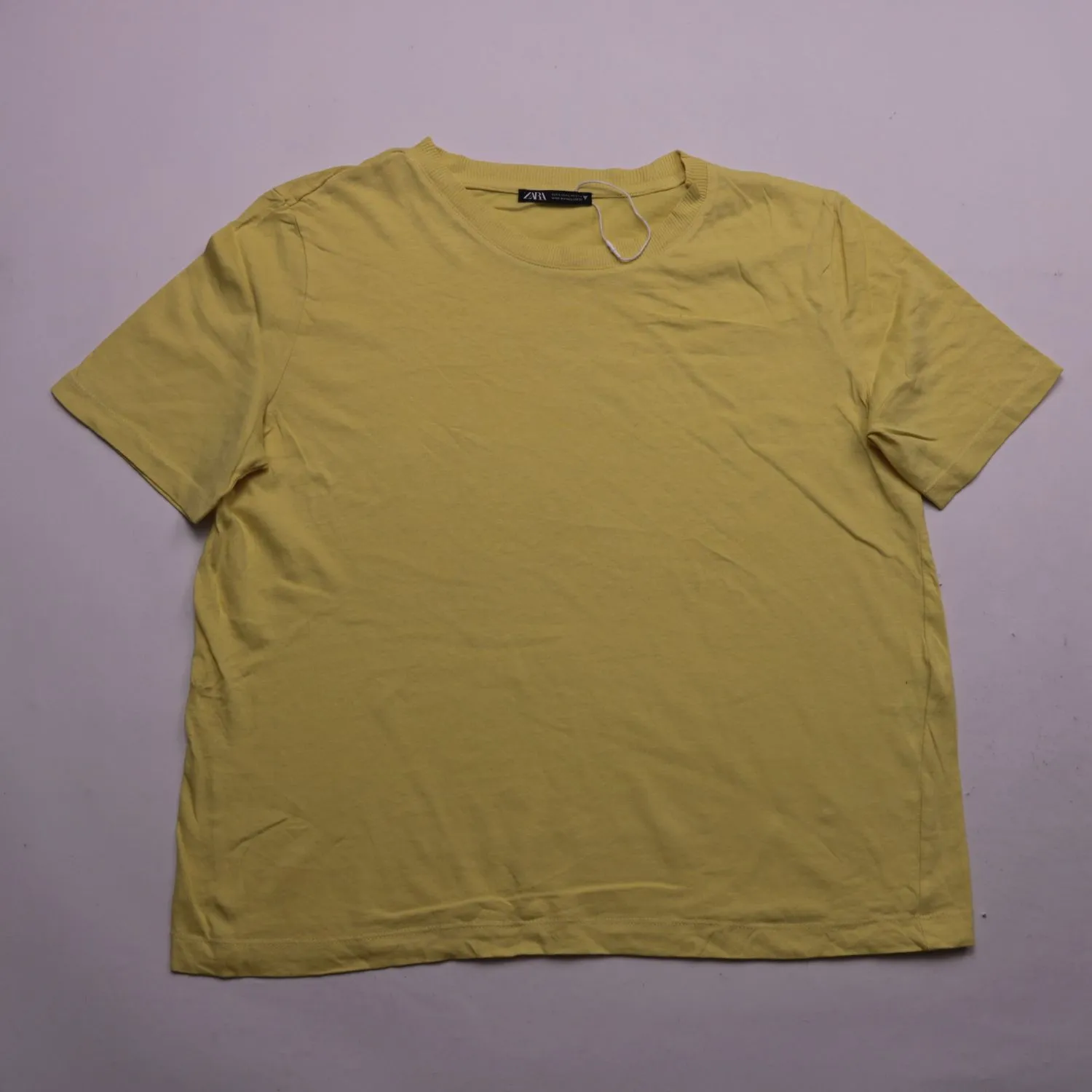 Жёлтая футболка ZARA прямого кроя, размер 50 (L)